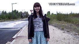 مرد زیبایی با چوب سن ...